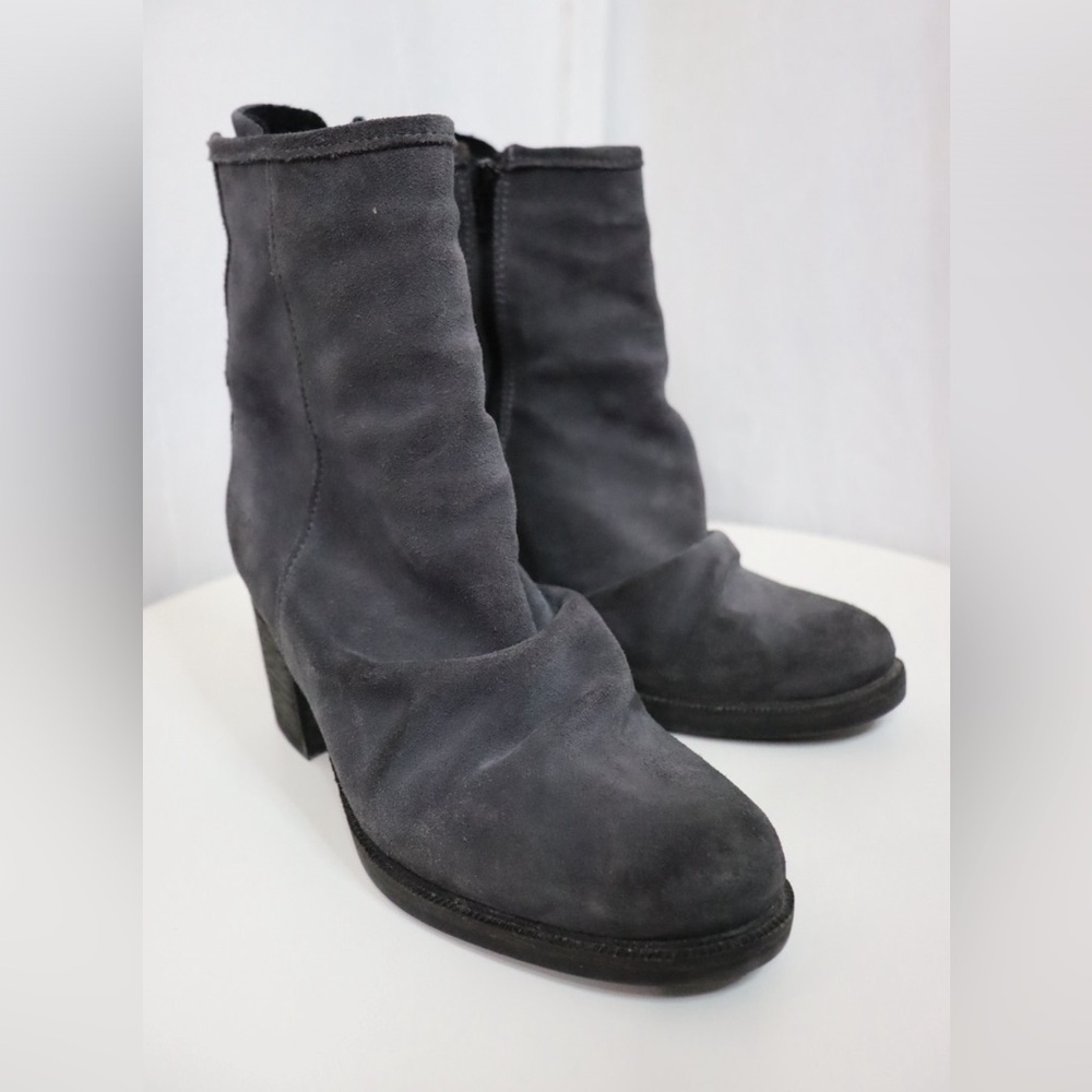ARTICA Suede Leather Slouchy Heeled Boots - Picture 13 of 15